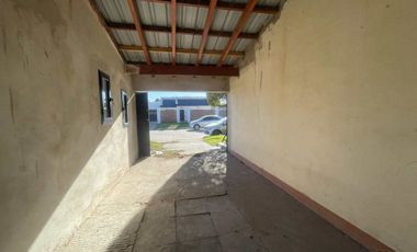 CASA EN VENTA EN BRAGADO CON PATIO