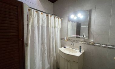 CASA EN VENTA EN BRAGADO CON PATIO