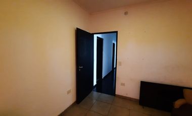 VENTA CASA 5 AMBIENTES MATHEU ESCOBAR