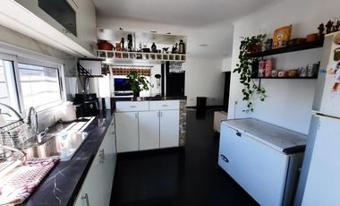 VENTA CASA 5 AMBIENTES MATHEU ESCOBAR