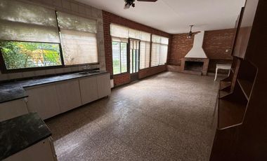 CASA EN VENTA + DEPARTAMENTO EN PEREZ