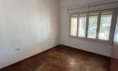 CASA EN VENTA + DEPARTAMENTO EN PEREZ