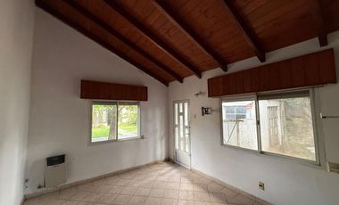 CASA EN VENTA + DEPARTAMENTO EN PEREZ