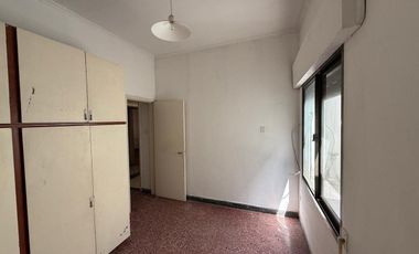 CASA EN VENTA + DEPARTAMENTO EN PEREZ