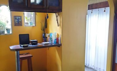 Venta Casa 4 Amb en Esquina con Quincho y Jardín