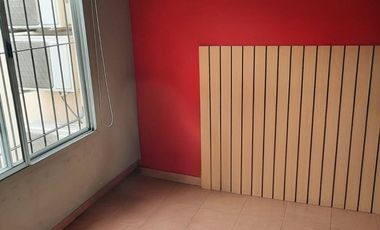 Venta Casa 4 Amb en Esquina con Quincho y Jardín