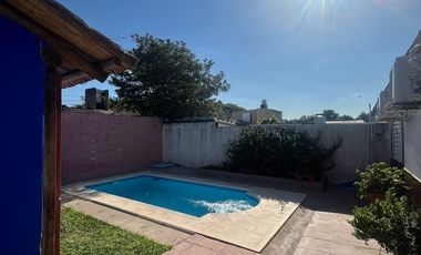 VENTA CASA 3 DORMITORIOS CON QUINCHO Y PILETA