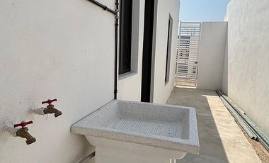 CASA EN RENTA DE UN PISO PARA ESTRENAR.