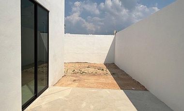 CASA EN RENTA DE UN PISO PARA ESTRENAR.