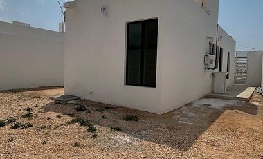 CASA EN RENTA DE UN PISO PARA ESTRENAR.
