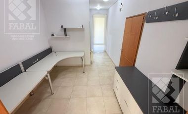 Casa alquiler Jardines del Rey, 3 dormitorios, 3 baños, cochera, quincho y jardín