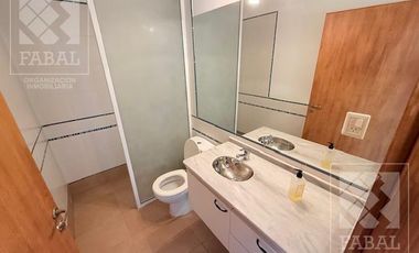 Casa alquiler Jardines del Rey, 3 dormitorios, 3 baños, cochera, quincho y jardín