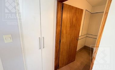 Casa alquiler Jardines del Rey, 3 dormitorios, 3 baños, cochera, quincho y jardín