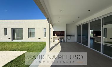 ALQUILER CASA 4 AMBIENTES- BARRIO CERRADO PRADOS DEL OESTE- LA REJA/ MORENO