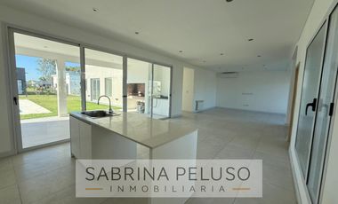 ALQUILER CASA 4 AMBIENTES- BARRIO CERRADO PRADOS DEL OESTE- LA REJA/ MORENO