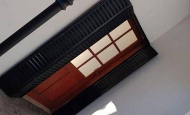 SE ALQUILA CASA CÉNTRICA EN LOBOS