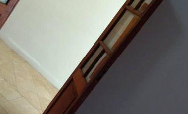 SE ALQUILA CASA CÉNTRICA EN LOBOS
