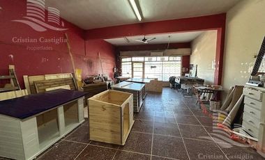 Amplio Local en Venta con Patio, frente a la estación de tren en Don Torcuato