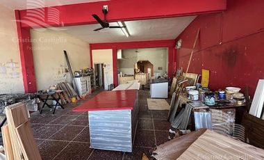 Amplio Local en Venta con Patio, frente a la estación de tren en Don Torcuato