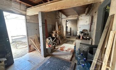 Amplio Local en Venta con Patio, frente a la estación de tren en Don Torcuato