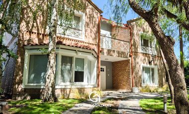 Casa 4 dormitorios, con pileta, en Rincón Club de Campo, Nqn Capital