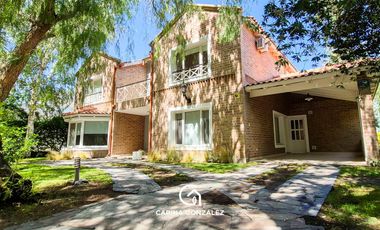 Casa 4 dormitorios, con pileta, en Rincón Club de Campo, Nqn Capital