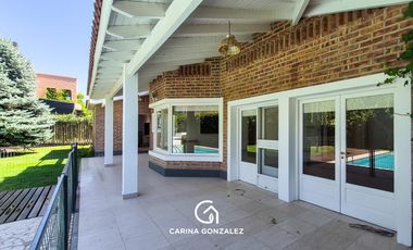 Casa 4 dormitorios, con pileta, en Rincón Club de Campo, Nqn Capital