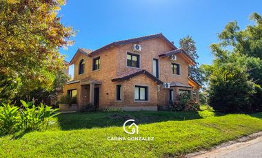 Casa 4 dormitorios, con pileta, en Rincón Club de Campo, Nqn Capital