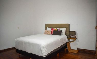 Casa en renta en la condesa enfrente del parque España con uso mixto