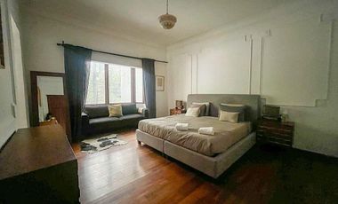 Casa en renta en la condesa enfrente del parque España con uso mixto