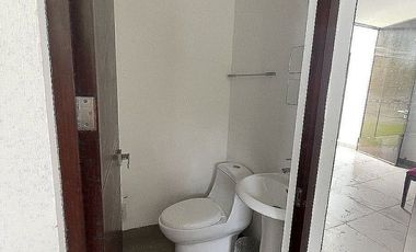 CASA EN RENTA SEMI AMUEBLADA CON PISCINA CERCA DE GRAN SANTA FE NORTE