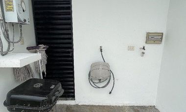 CASA EN RENTA SEMI AMUEBLADA CON PISCINA CERCA DE GRAN SANTA FE NORTE