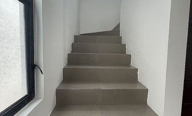 CASA EN RENTA SEMI AMUEBLADA CON PISCINA CERCA DE GRAN SANTA FE NORTE