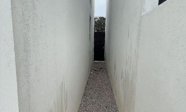 CASA EN RENTA SEMI AMUEBLADA CON PISCINA CERCA DE GRAN SANTA FE NORTE