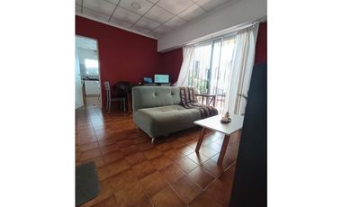 VENTA EN LA PLATA - DEPARTAMENTO DE DOS DORMITORIOS