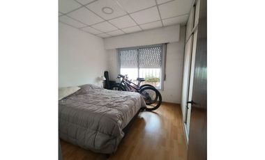 VENTA EN LA PLATA - DEPARTAMENTO DE DOS DORMITORIOS