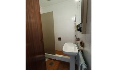 VENTA EN LA PLATA - DEPARTAMENTO DE DOS DORMITORIOS