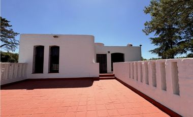 Casa en venta Barrio CUBE Escobar. 4 dormitorios. Gran Parque