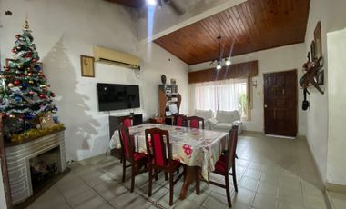 VENTA CASA 3 AMBIENTES CON COCHERA RAFAEL CASTILLO