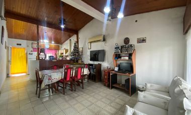 VENTA CASA 3 AMBIENTES CON COCHERA RAFAEL CASTILLO