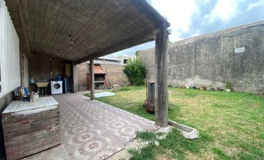 VENTA CASA 3 AMBIENTES CON COCHERA RAFAEL CASTILLO