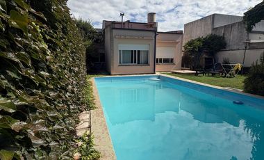 CASA EN VENTA EN PEHUAJO CON PILETA