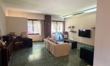 CASA EN VENTA EN PEHUAJO CON PILETA