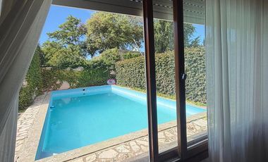 CASA EN VENTA EN PEHUAJO CON PILETA