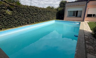 CASA EN VENTA EN PEHUAJO CON PILETA