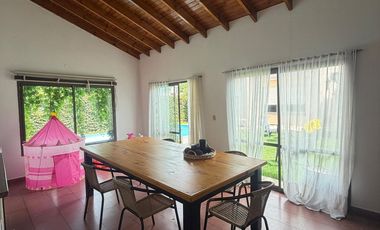 CASA EN VENTA EN PEHUAJO CON PILETA