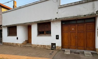CASA EN VENTA EN PEHUAJÓ CON GARAGE