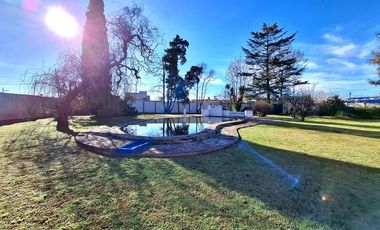 CASA EN VENTA EN CARLOS CASARES CON PILETA