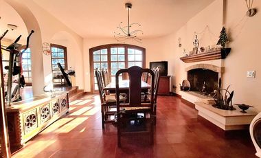 CASA EN VENTA EN CARLOS CASARES CON PILETA