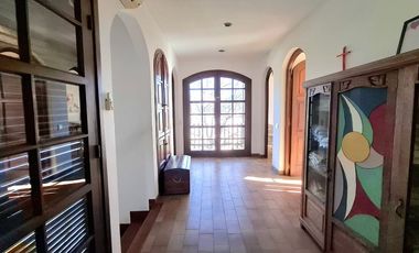 CASA EN VENTA EN CARLOS CASARES CON PILETA